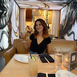 Meet your Posher, Simone